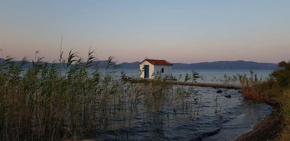 Villa Aggemari Apidias Lakos Exteriör bild